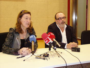 La subdelegada del Gobierno en Soria, María José Heredia; y Miguel Latorre, director del Ceder.