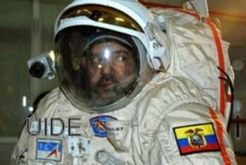 El astronauta Ronnie Nader.