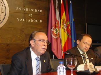Antonio Rodríguez Torres (izq) y Evaristo Abril esta mañana en Valladolid