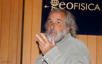 Alejandro Raga Rasmussen, investigador del Instituto de Ciencias Nucleares (ICN) de la Universidad Nacional Autónoma de México (UNAM).