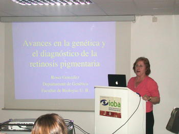 La investigadora Roser González al comenzar su intervención (Foto del IOBA)