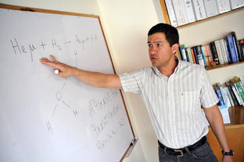 El químico Andrés Reyes (FOTO: UN).