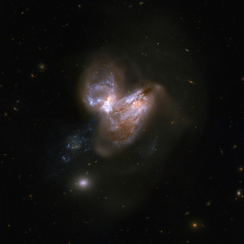 Sistema Arp299, formado por las galaxias NGC3690 y IC694. Créditos: Telescopio Espacial Hubble.