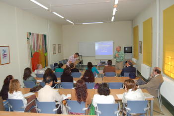 Paul Wehman imparte una conferencia en la Facultad de Psicología de la Universidad de Salamanca.