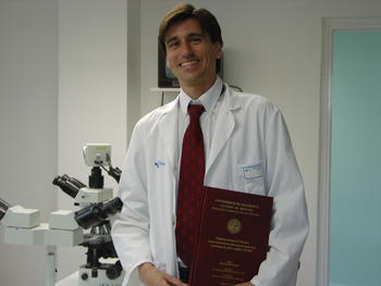Ricardo Muñoz con su tesis doctoral