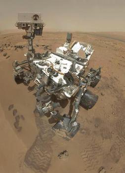 Autorretrato de Curiosity tomado desde una cámara en su brazo robótico.