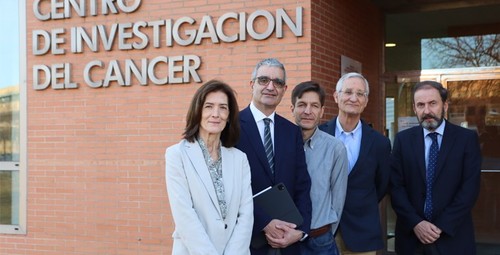 Nuevo equipo directivo del CIC, junto al anterior director, Eugenio Santos. Foto: USAL.