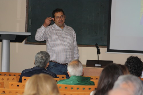 Manuel Jesús Martín Robles imparte su conferencia.