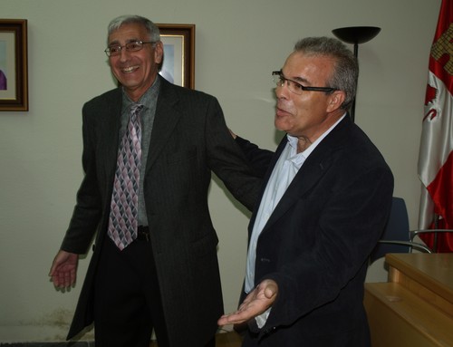 Arthur Glenberg, a la izquierda, y Ángel Fernández Ramos.