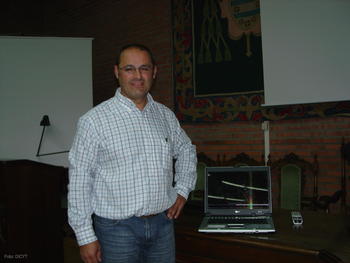 Santiago Cid, veterinario y socio de Serclivet, empresa de servicios veterinarios.