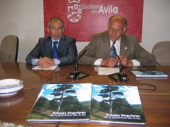 El presidente de la Diputación, Agustín González, y el diputado responsable de Medio Ambiente, José María García Tiemblo.