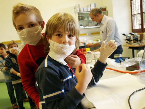 Niños protegidos contra la gripe A.