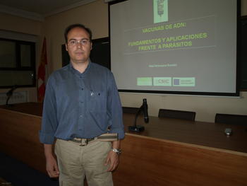 Raúl Manzano, investigador del IRNASA.