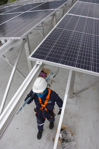 Un panel o placa solar está formado por entre 30 y 70 celdas solares, dependiendo del fabricante. Fotos: archivo Unimedios.
