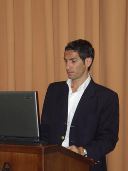El profesor argentino Diego Bernardini 