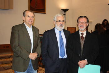 De izquierda a derecha, Carlos Vogt, Miguel Ángel Quintanilla y León Olivé.