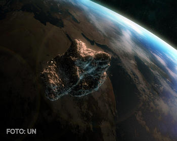 Asteroide cerca de la Tierra.