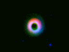 Imagen 1 (izquierda). Disco de polvo y gas alrededor de HD142527. La distribuciÃ³n de polvo y gas observada por ALMA se muestra en rojo y verde, respectivamente.CrÃ©ditos: ALMA (ESO/NAOJ/NRAO), NAOJ, Fukagawa et al. 