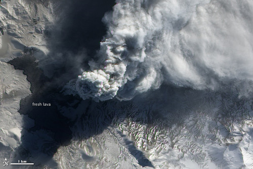 En 2011 las cenizas que liberó el volcán chileno Puyehue-Cordón Caulle llegaron por el viento a países remotos como Australia y Nueva Zelanda.  Créditos: NASA EO-1 team.