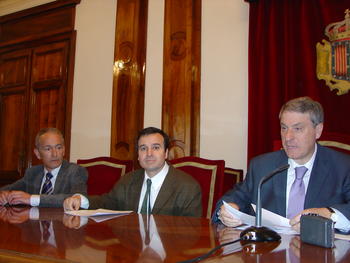 De izquierda a derecha, Jorge Civis, José Ramón Alonso y Jesús Málaga durante la presentación