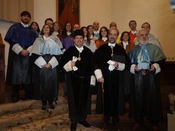Fotografía de familia de los nuevos doctores de las universidades de Salamanca y Pontificia de Salamanca de 2010.