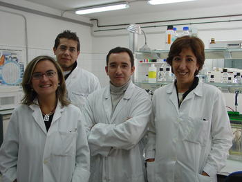Miembros del equipo de investigación de la Unidad de Patología Animal del Irnasa