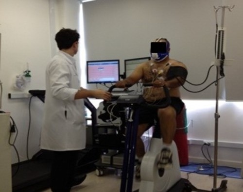 Paciente hipertenso realizando ejercicio físico controlado/Leandro Campos de Brito/EEFE-USP