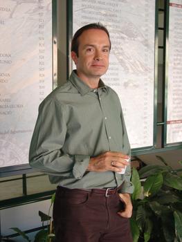 Carlos Briones, investigador del Laboratorio de Evolución Molecular del Centro de Astrobiología (CSIC-INTA) asociado a la NASA.