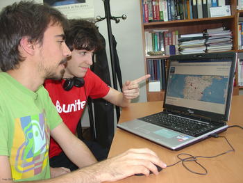 Los alumnos de la Universidad Pontificia de Salamanca trabajan en la aplicación.