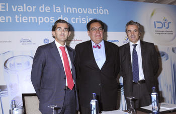 Juan Abarca, Juan Carlos López e Iñaki Ereño, participantes en la Jornada “El valor de la innovación en tiempos de crisis” organizada por IDIS. Fuente: IDIS.