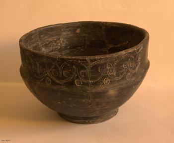 Cuenco de cerámica estampillada hallado en El Castillón y expuesto en el Museo de Zamora. Foto: Jose Carlos Sastre.
