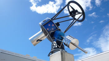 El observatorio astronómico Bootes-3, ubicada en Nueva Zelanda. El observatorio, inaugurado en febrero de 2009, cuenta con financiación de la Junta de Andalucía y está operado por el CSIC bajo la dirección del investigador Alberto Castro Tirado.
