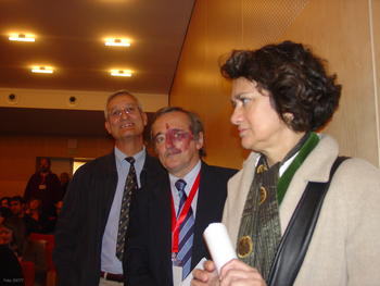 Eugenio Santos, director del CIC; Mariano Barbacid, director del CNIO; y María Ángeles Serrano, vicerrectora de Investigación de la Usal.
