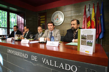Presentación del libro sobre la regeneración natural de los pinares en los arenales de la meseta castellana (FOTO: Carlos Barrena).