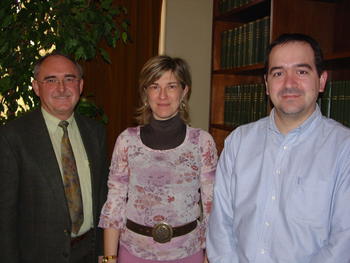 Los doctores Tomás López (Izda.), María Ángeles Almeida y Enrique López