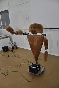 Ursus, robot articulado para mejorar el movimiento de pacientes con discapacidad en las articulaciones superiores.