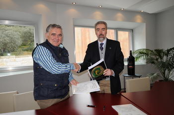 El Instituto de la Viña y el Vino y las Bodegas Valbusenda de Toro han suscrito un contrato de investigación (FOTO: ULE).