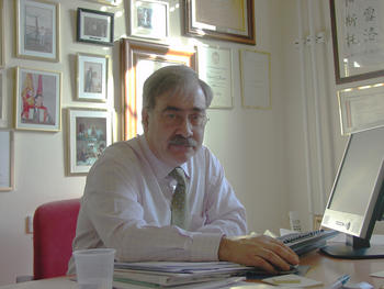 José Carlos Pastor en su despacho