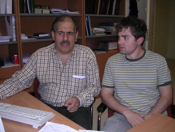 Los investigadores en el despacho de la Universidad de Valladolid.