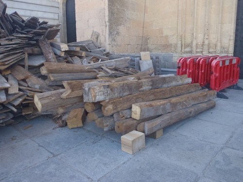Jabalcones retirados de la cubierta de la catedral de Segovia/Marta Domínguez Delmás