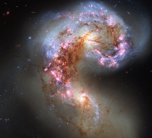 Galaxias Antena. Crédito:ESA/Hubble & NASA.