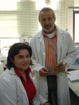 Arsenio Terrón junto a Ana Belén Fernández, investigadora que participa en el estudio