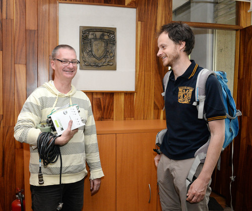 Denis Xavier Francois Legrand y Robin Campion, del Instituto de Geofísica de la UNAM. 