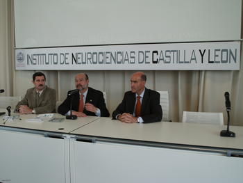 Juanes, Merhcán y Bravo presentan el visor anatómico de Parkinson en el Instituto de Neurociencias