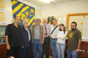 Miembros del MNC y la UNED, junto a Brochu, Emiliano Jiménez y Luis Alonso en la Sala de las Tortugas.