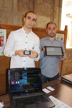 Alumnos que han desarrollado el sistema de control remoto para Android.