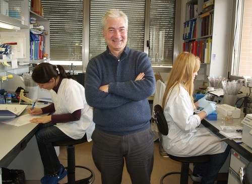 Atanasio Pandiella, en su laboratorio del CIC.