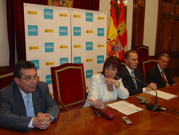 Narbona, junto a los presidentes de las confederaciones del Duero y del Tajo y el subdelegado del Gobierno en Salamanca