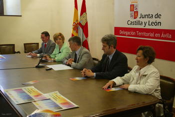 Presentación de la jornada sanitaria, a cargo de la Junta, Sacyl y la asociación Autismo Ávila.