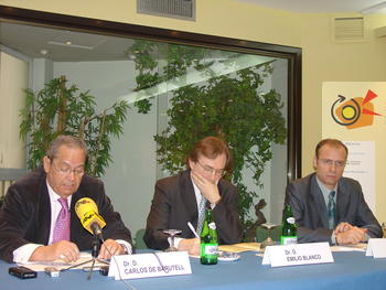 El presidente de SED (izq), el responsable del Grupo de Trabajo del Dolor de Semergen, y el presidente de Semergen